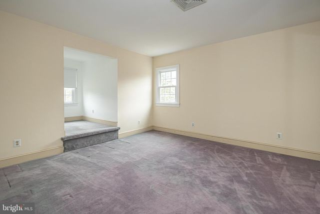 6 MOUNT VIEW CT, Newtown, PA 18940