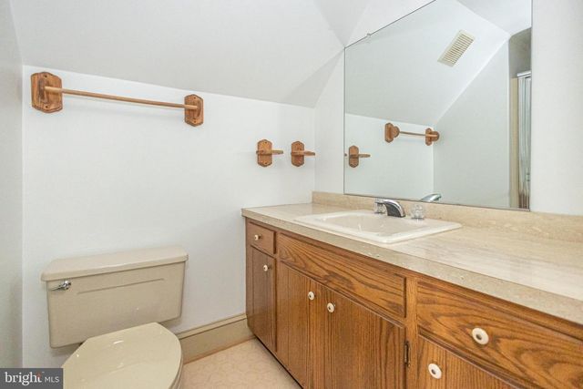 6 MOUNT VIEW CT, Newtown, PA 18940