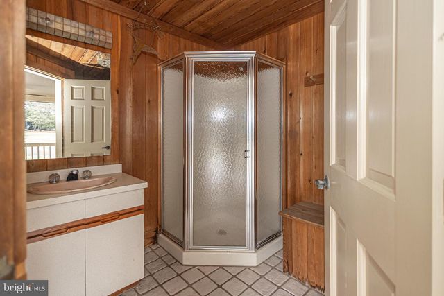 6 MOUNT VIEW CT, Newtown, PA 18940