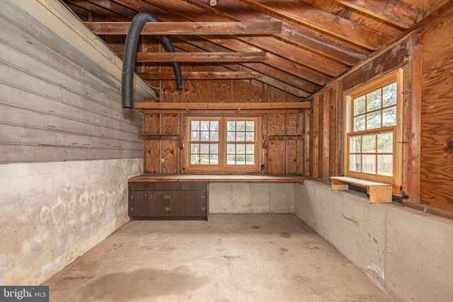 6 MOUNT VIEW CT, Newtown, PA 18940