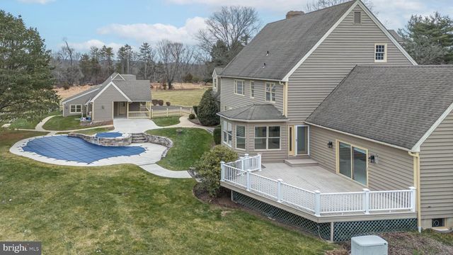 6 MOUNT VIEW CT, Newtown, PA 18940