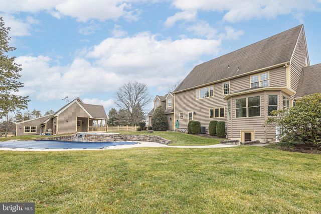 6 MOUNT VIEW CT, Newtown, PA 18940