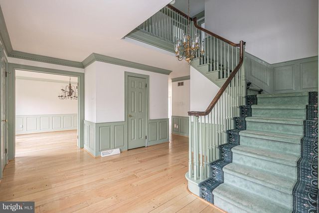 6 MOUNT VIEW CT, Newtown, PA 18940