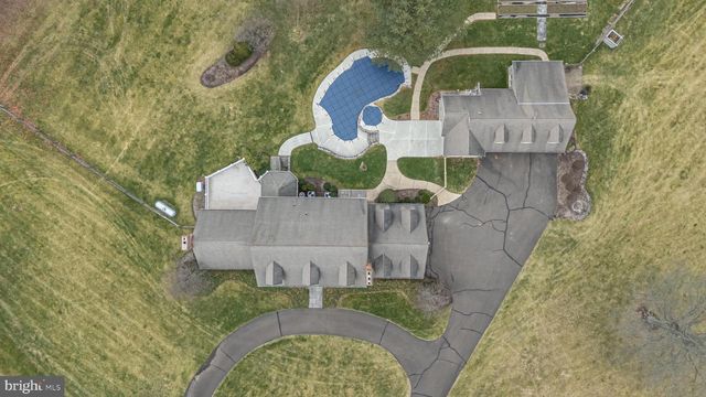 6 MOUNT VIEW CT, Newtown, PA 18940