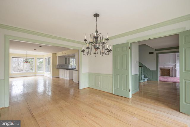 6 MOUNT VIEW CT, Newtown, PA 18940