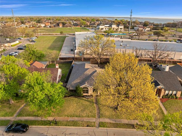 9433 Willard Street, Rowlett, TX 75088