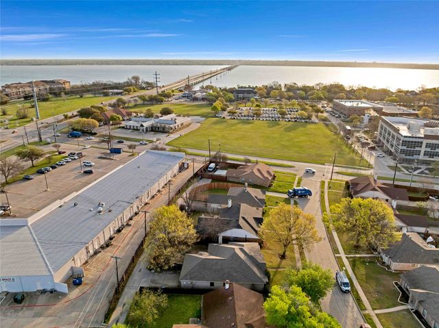 9433 Willard Street, Rowlett, TX 75088