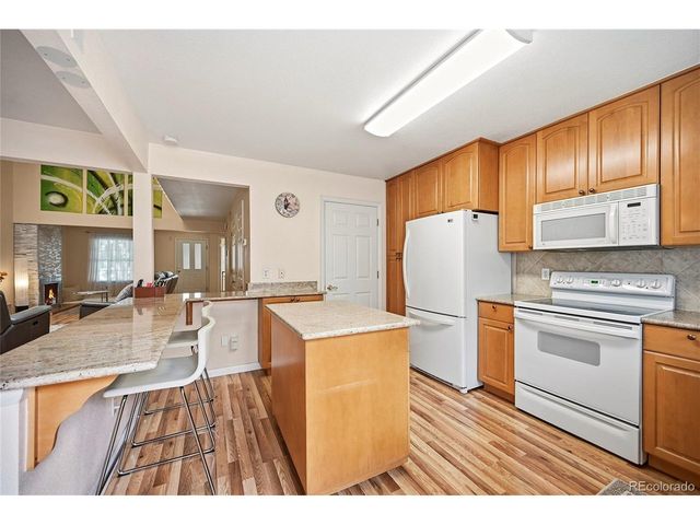 2858 S Vaughn Way, Aurora, CO 80014