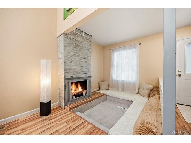 2858 S Vaughn Way, Aurora, CO 80014