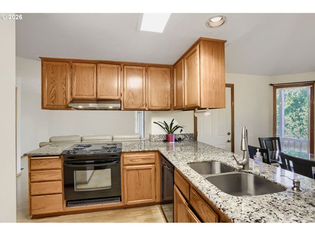 4725 Sw PALATINE St, Portland, OR 97219