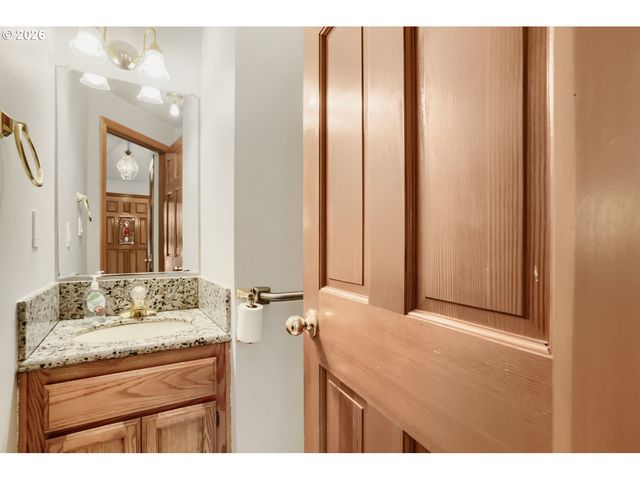 4725 Sw PALATINE St, Portland, OR 97219