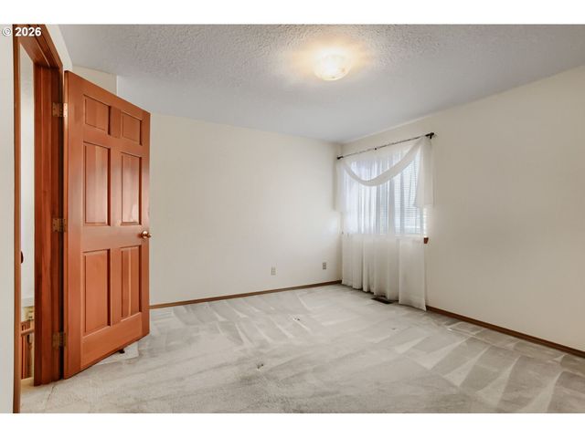 4725 Sw PALATINE St, Portland, OR 97219