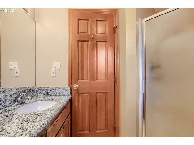 4725 Sw PALATINE St, Portland, OR 97219