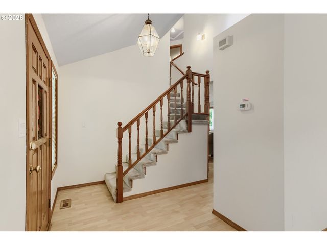 4725 Sw PALATINE St, Portland, OR 97219