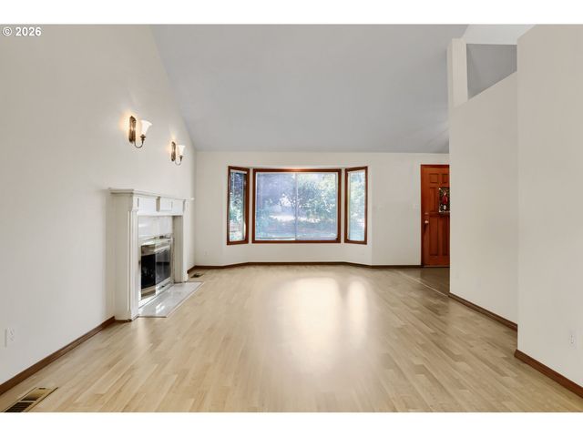 4725 Sw PALATINE St, Portland, OR 97219