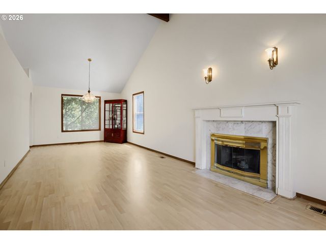 4725 Sw PALATINE St, Portland, OR 97219
