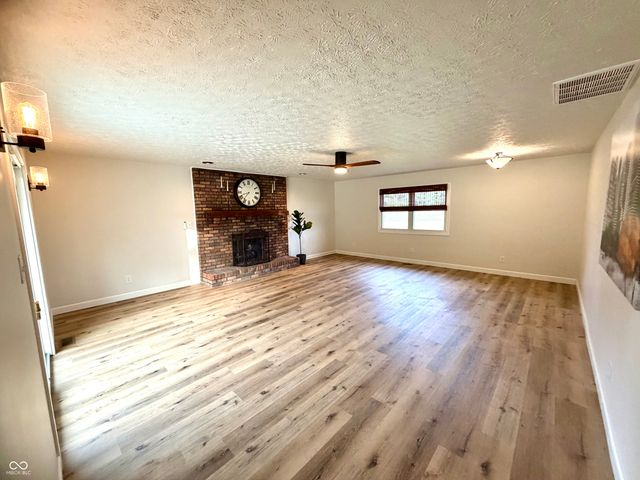 1002 E 600 N, Alexandria, IN 46001