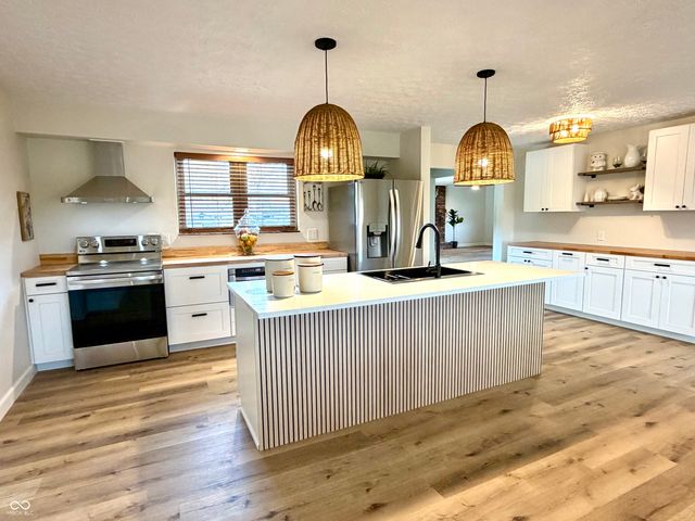 1002 E 600 N, Alexandria, IN 46001