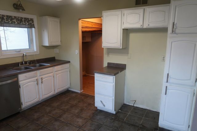 1813 27th Avenue S, Fargo, ND 58103