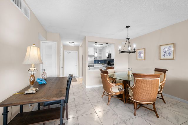 390 N FEDERAL Highway 202, Deerfield Beach, FL 33441