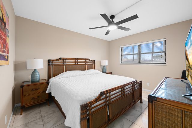 390 N FEDERAL Highway 202, Deerfield Beach, FL 33441