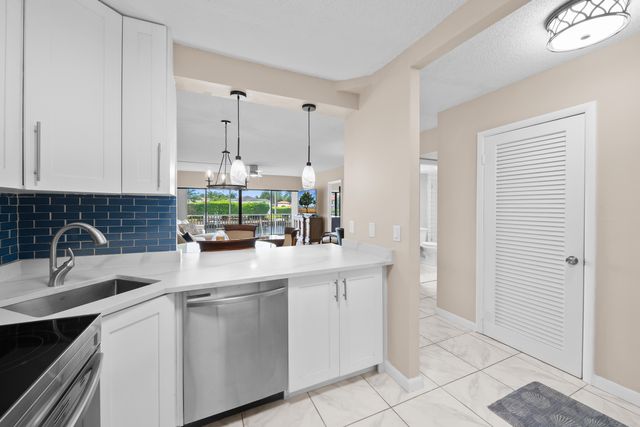 390 N FEDERAL Highway 202, Deerfield Beach, FL 33441
