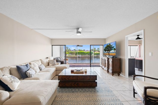 390 N FEDERAL Highway 202, Deerfield Beach, FL 33441