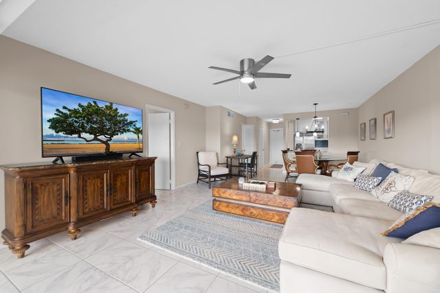 390 N FEDERAL Highway 202, Deerfield Beach, FL 33441