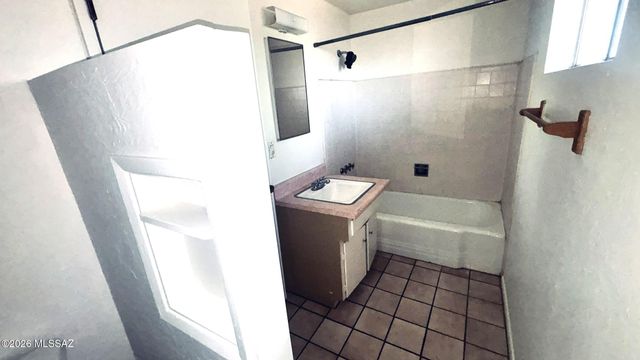 1990 W Amy Pl Unit B, Tucson, AZ 85705
