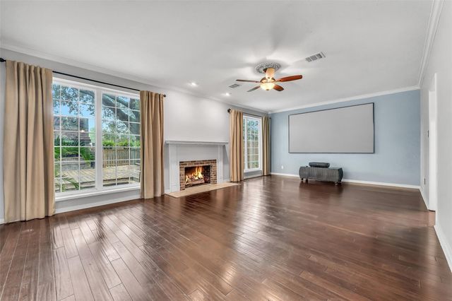 2111 Riverside Drive, League City, TX 77573