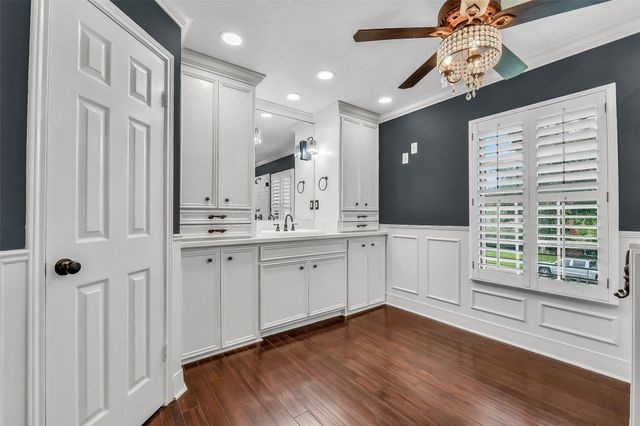 2111 Riverside Drive, League City, TX 77573
