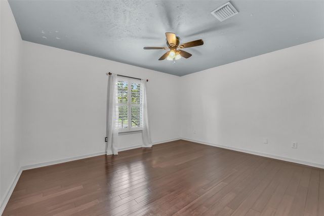2111 Riverside Drive, League City, TX 77573