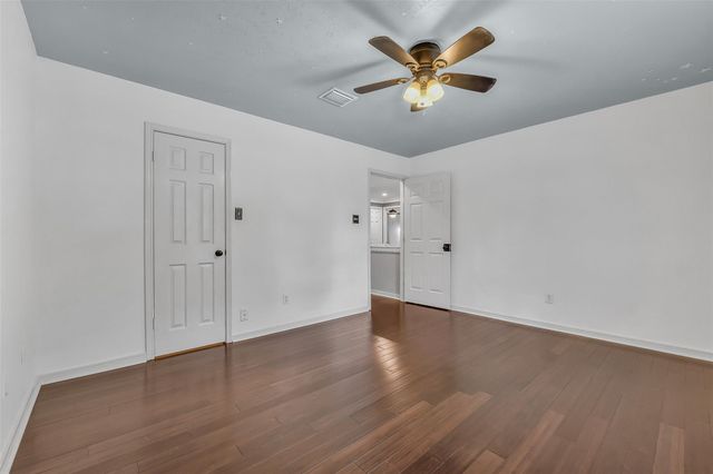 2111 Riverside Drive, League City, TX 77573