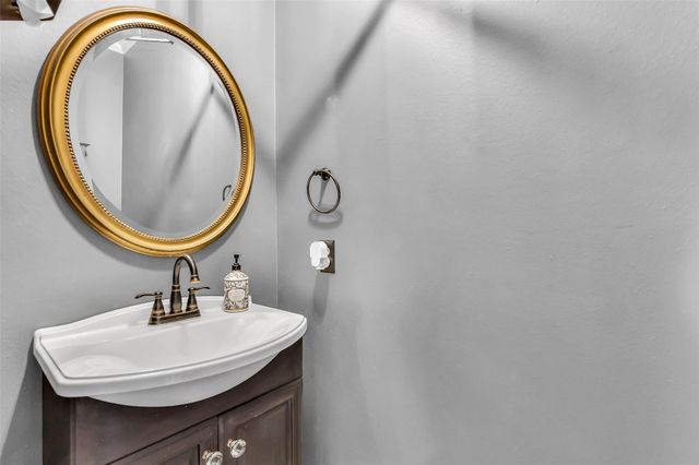 2111 Riverside Drive, League City, TX 77573