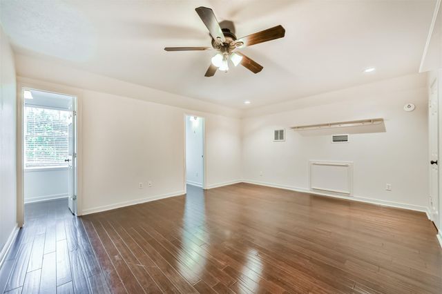 2111 Riverside Drive, League City, TX 77573