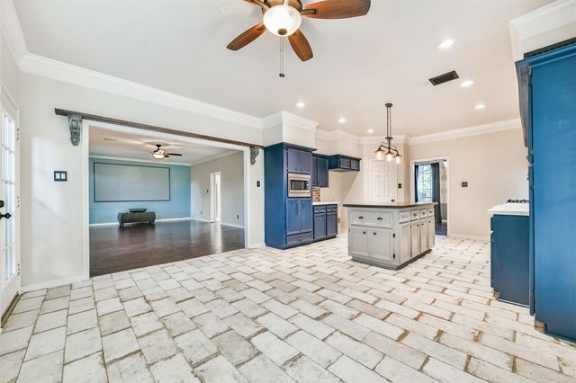 2111 Riverside Drive, League City, TX 77573