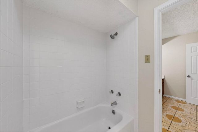 1013 Vera Court, Irving, TX 75060