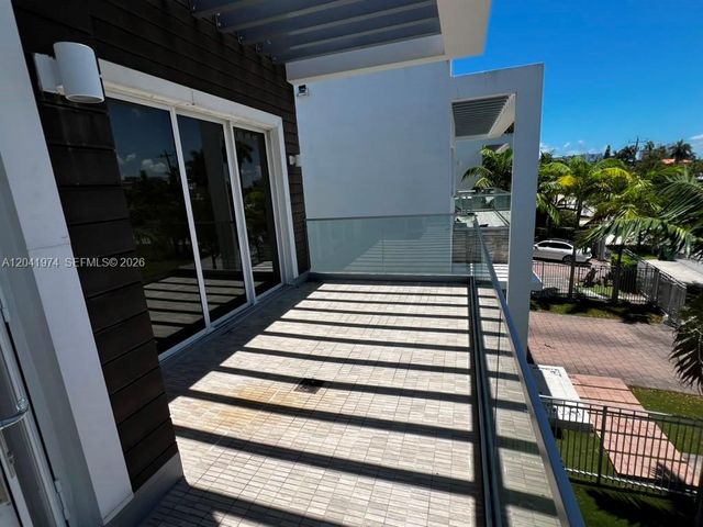 18975 Atlantic Blvd 18975, Sunny Isles Beach, FL 33160