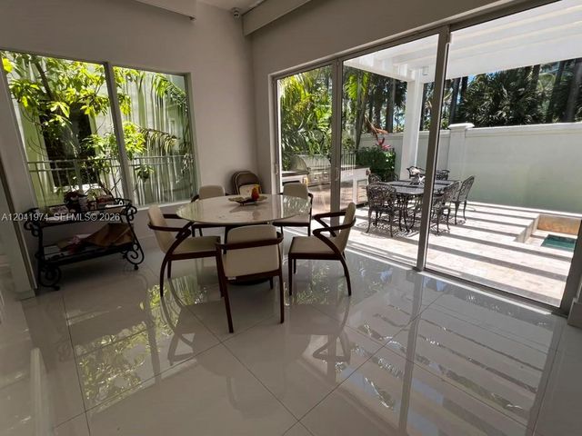 18975 Atlantic Blvd 18975, Sunny Isles Beach, FL 33160