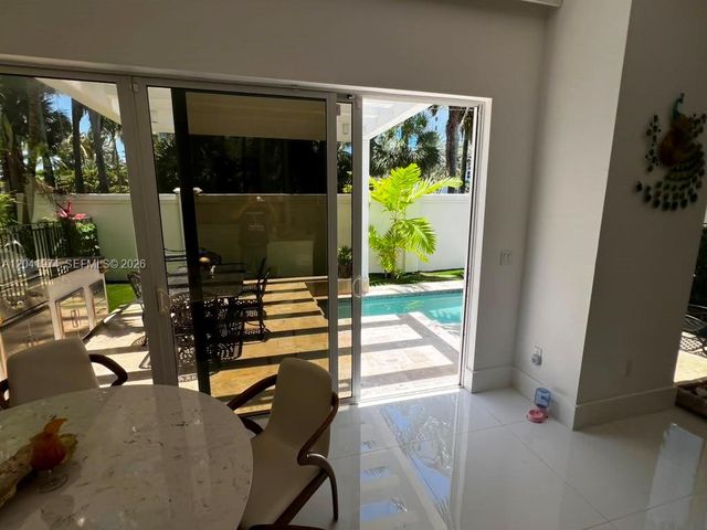 18975 Atlantic Blvd 18975, Sunny Isles Beach, FL 33160