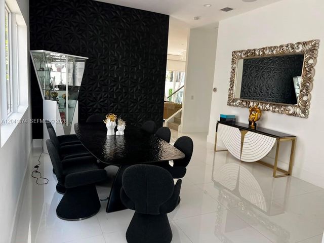 18975 Atlantic Blvd 18975, Sunny Isles Beach, FL 33160