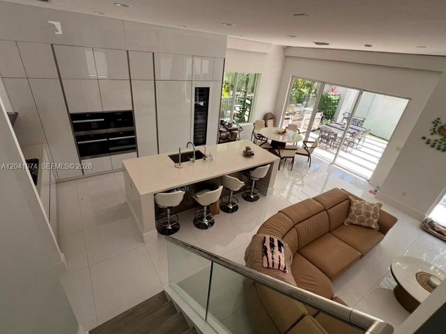 18975 Atlantic Blvd 18975, Sunny Isles Beach, FL 33160