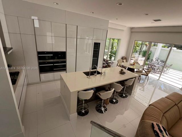 18975 Atlantic Blvd 18975, Sunny Isles Beach, FL 33160