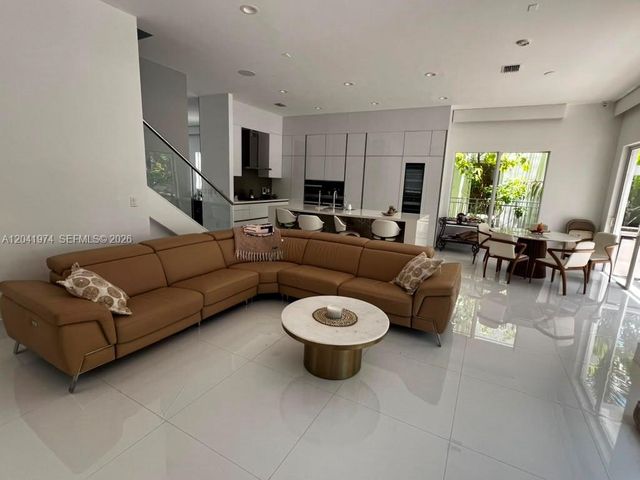18975 Atlantic Blvd 18975, Sunny Isles Beach, FL 33160