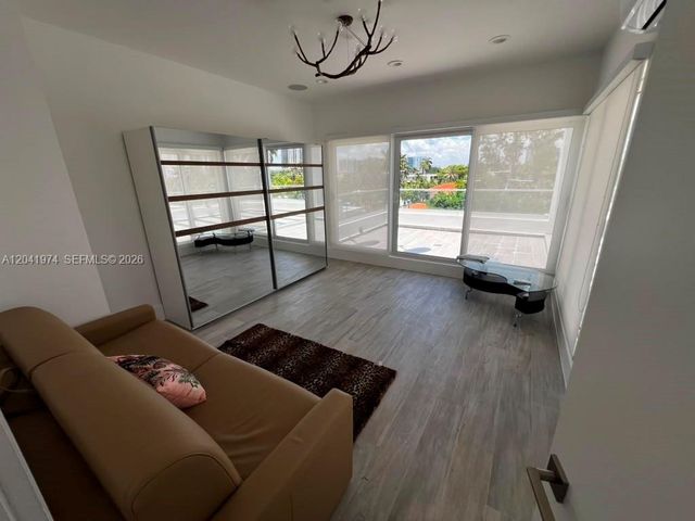 18975 Atlantic Blvd 18975, Sunny Isles Beach, FL 33160
