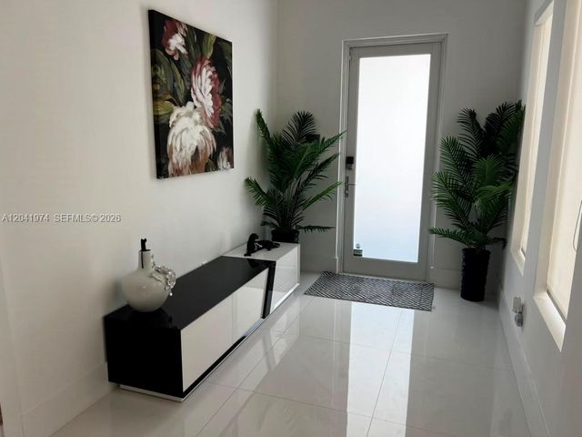 18975 Atlantic Blvd 18975, Sunny Isles Beach, FL 33160