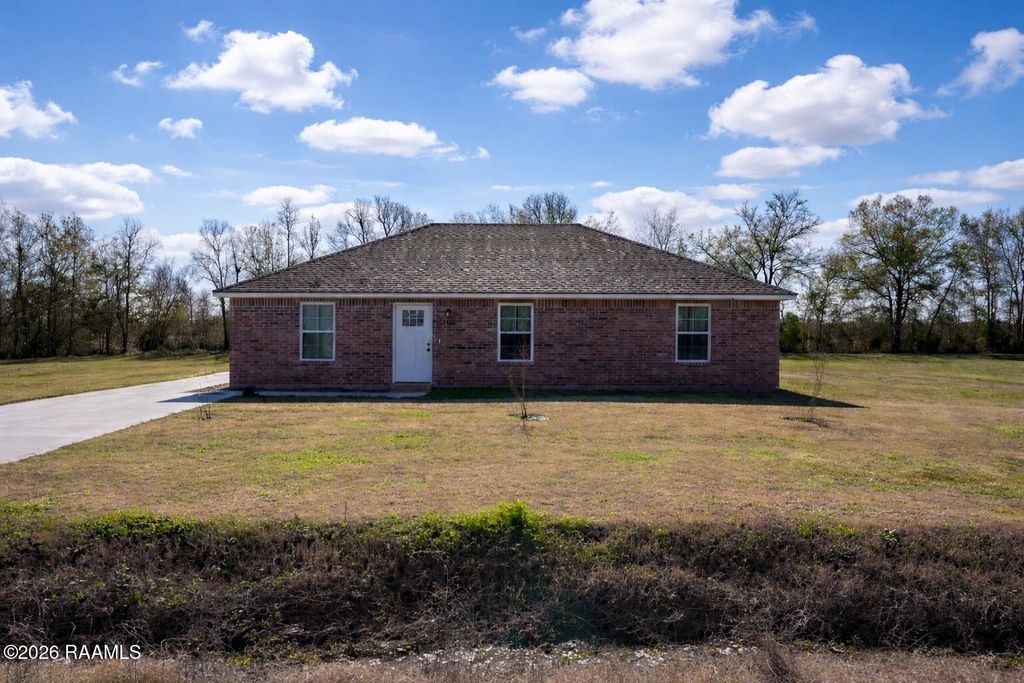 1150 Madeline Heights, Breaux Bridge, LA 70517
