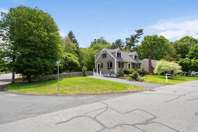 35 Spallus Rd, Stoughton, MA 02072