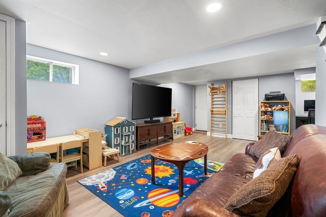 35 Spallus Rd, Stoughton, MA 02072