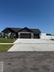 5153 E Demott Street, Iona, ID 83427